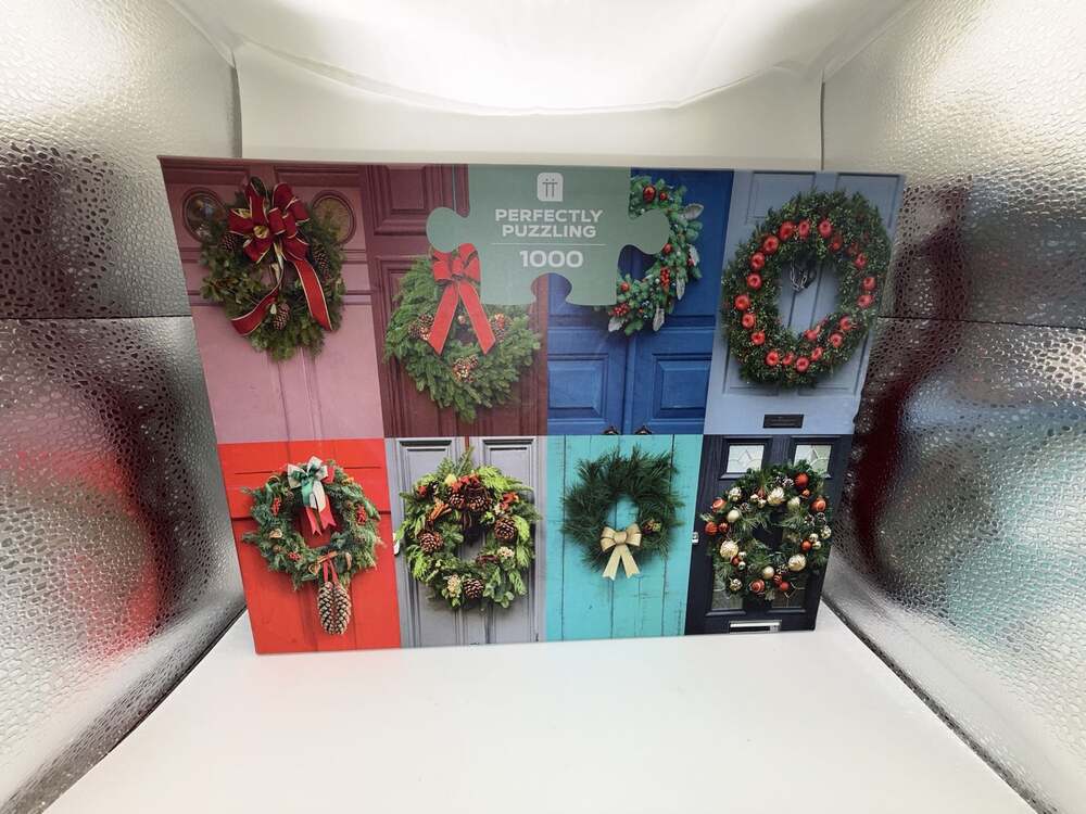 Talking Tables Christmas Wreath 1000 Piece Jigsaw Puzzle